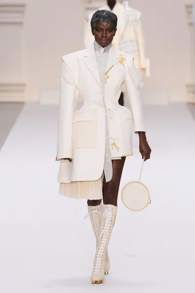 Look 5